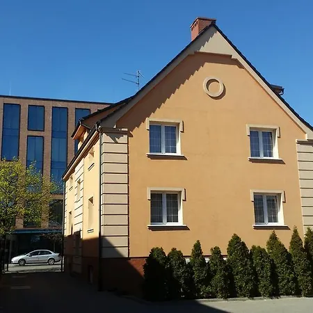 Lena Séjour chez l'habitant *